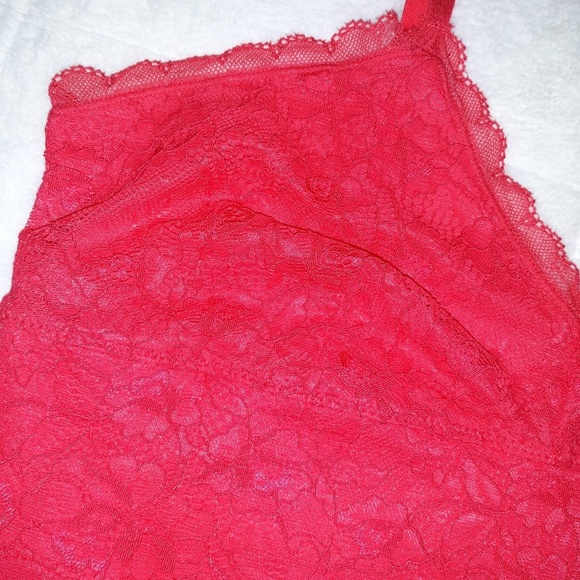 Red lace bralette - Picture 2 of 2